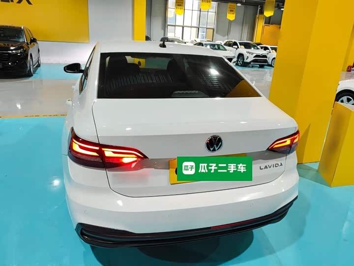 Фото 6 - Volkswagen Lavida