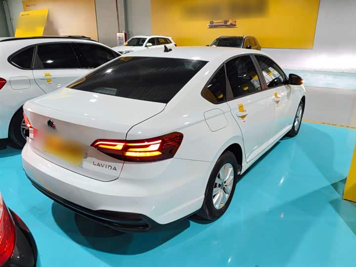 Фото 7 - Volkswagen Lavida