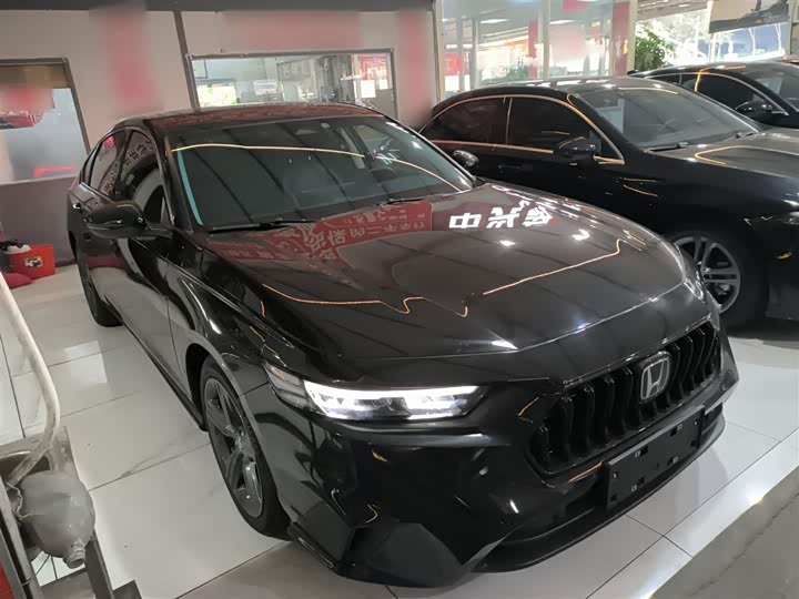 Фото 4 - Honda Inspire