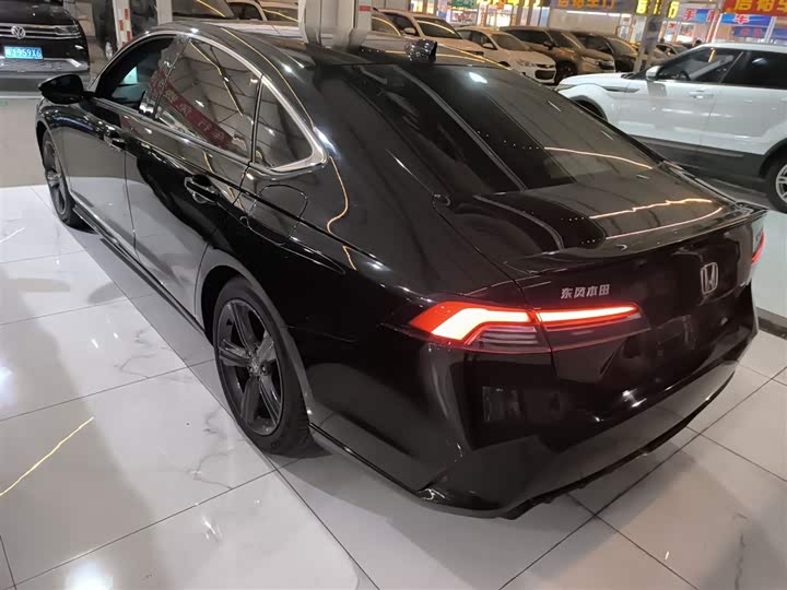 Фото 5 - Honda Inspire