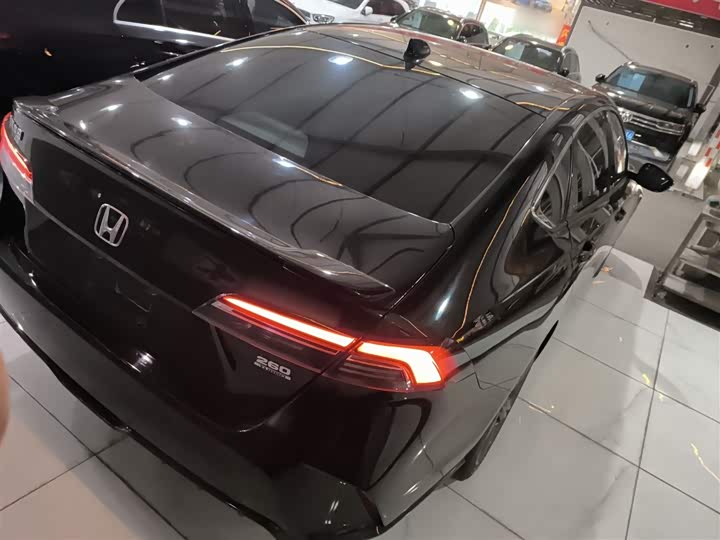 Фото 7 - Honda Inspire