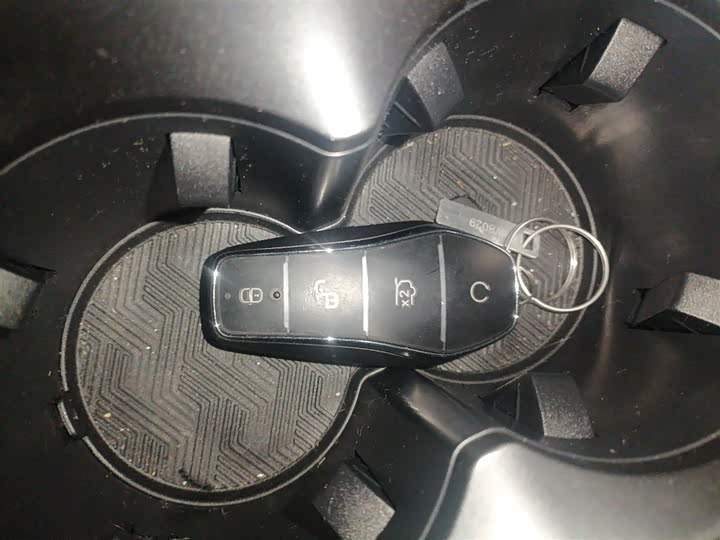 Фото 9 - BYD Qin L