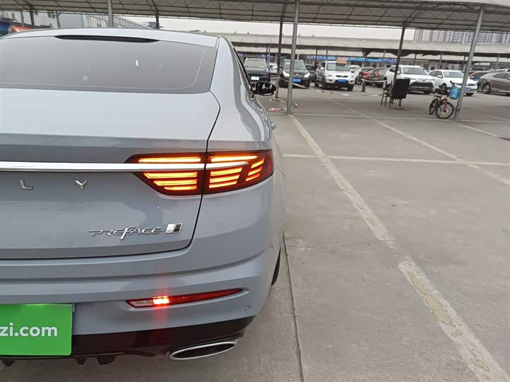 Фото 8 - Geely Preface