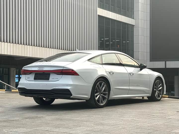 Фото 7 - Audi A7