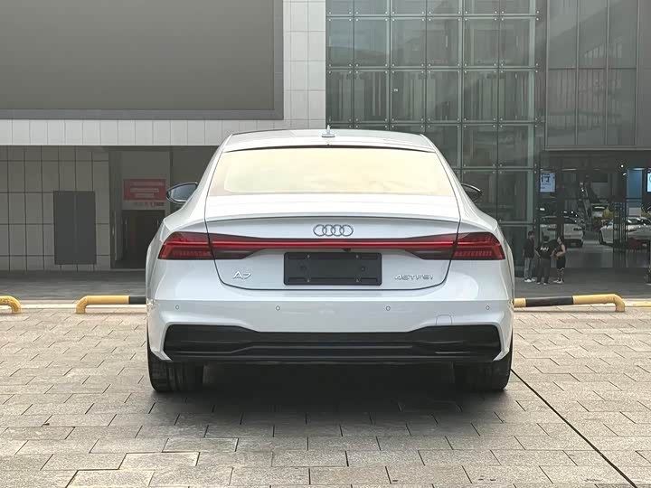 Фото 8 - Audi A7