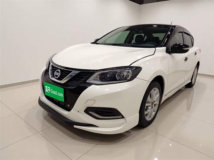 Фото 2 - Nissan Tiida