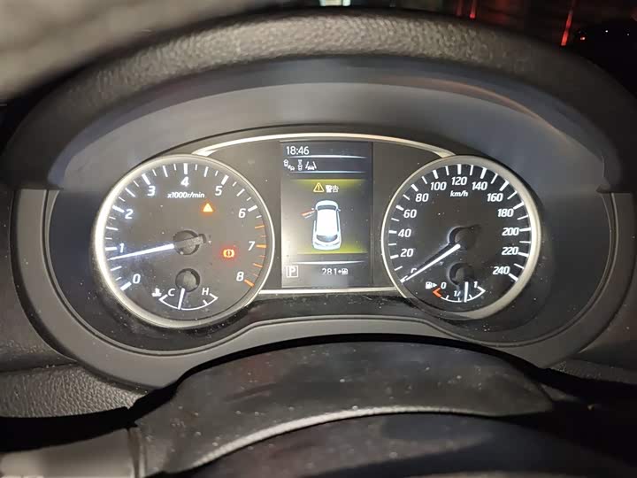 Фото 4 - Nissan Tiida