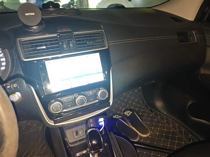 Фото 6 - Nissan Tiida