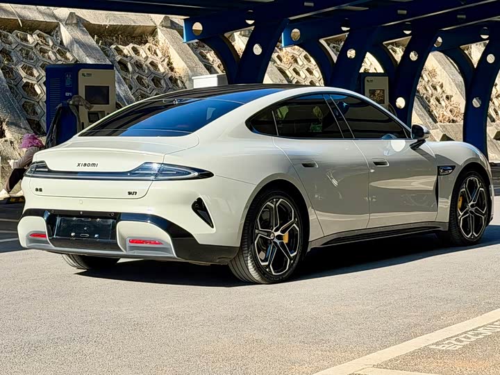 Фото 4 - Xiaomi SU7