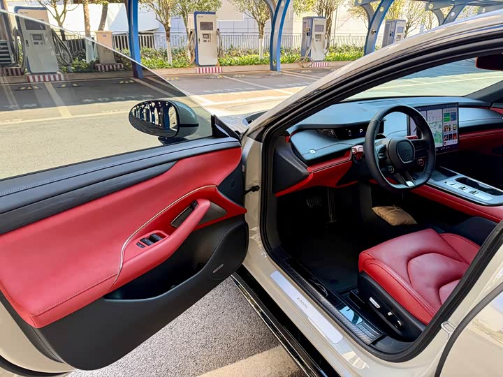 Фото 8 - Xiaomi SU7