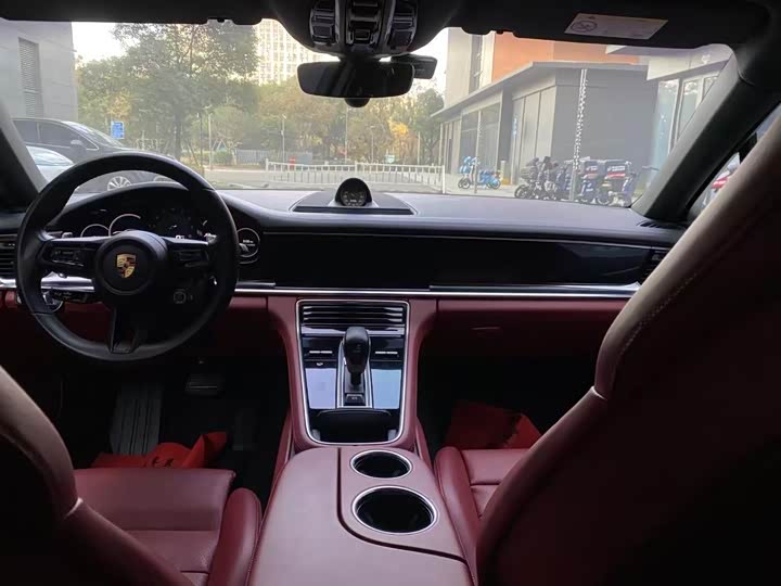 Фото 5 - Porsche Panamera