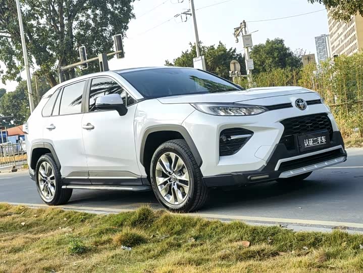 Фото 3 - Toyota Wildlander