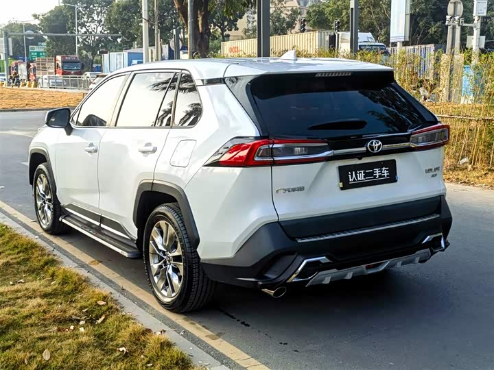 Фото 5 - Toyota Wildlander