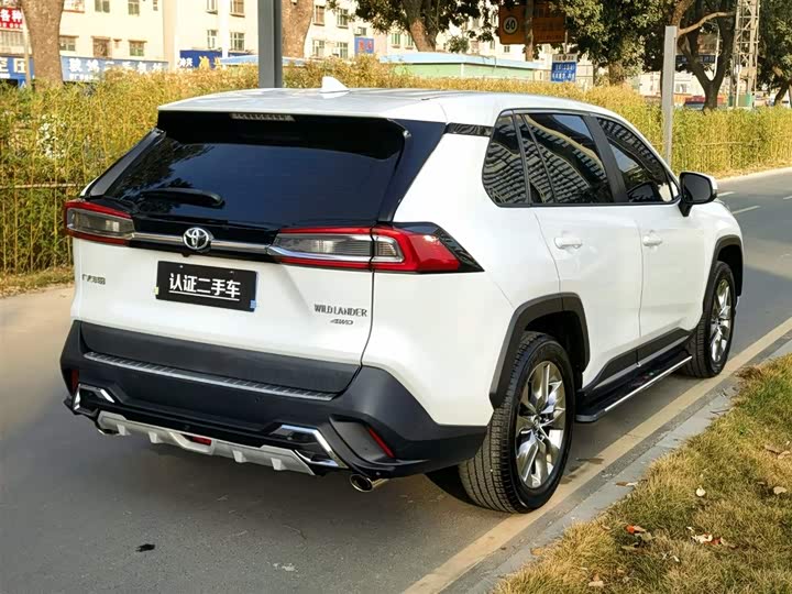 Фото 7 - Toyota Wildlander