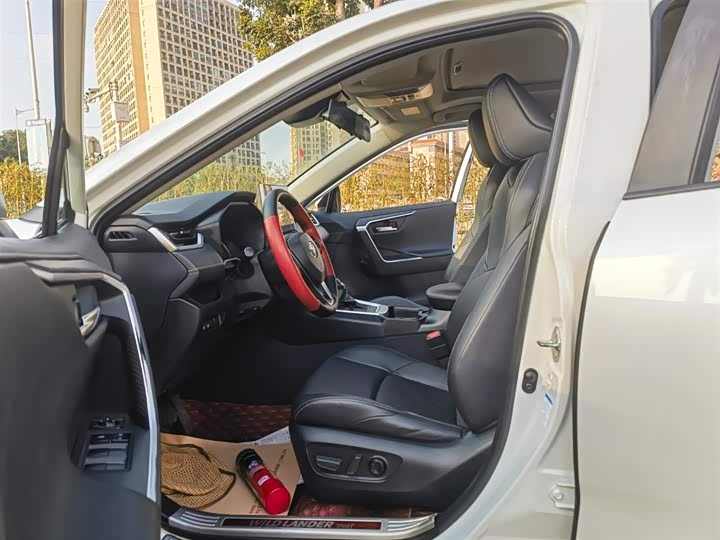 Фото 9 - Toyota Wildlander