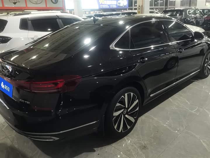 Фото 3 - Volkswagen Passat