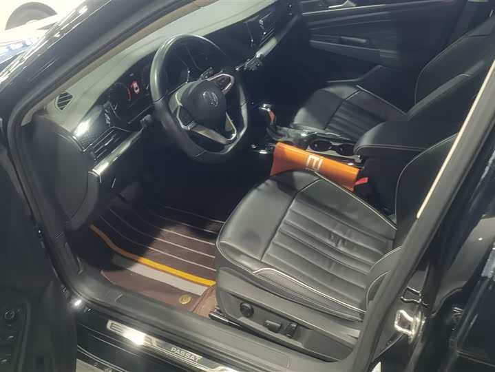 Фото 9 - Volkswagen Passat