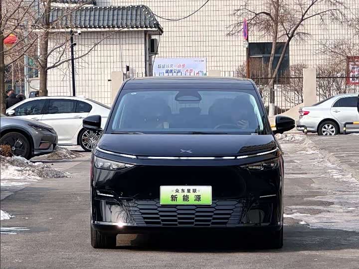 Фото 4 - XPeng X9