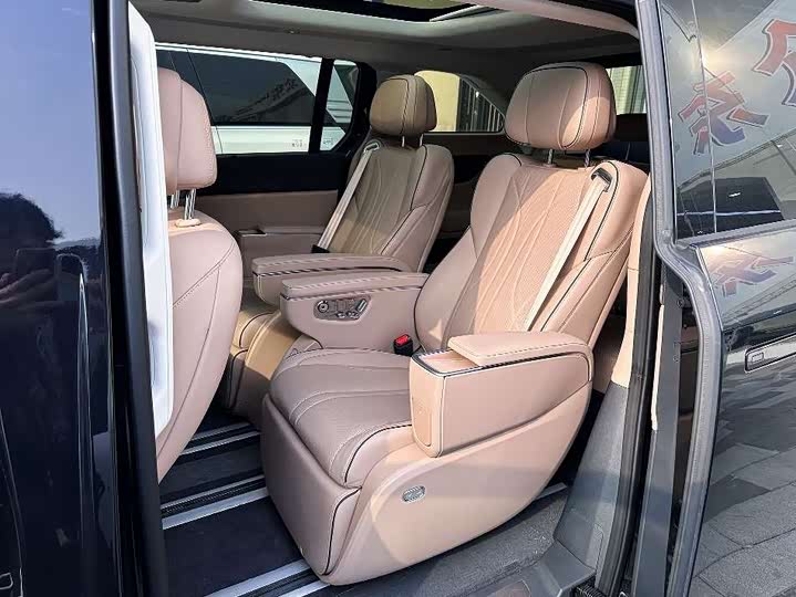 Фото 9 - XPeng X9