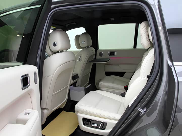 Фото 8 - LiXiang L8