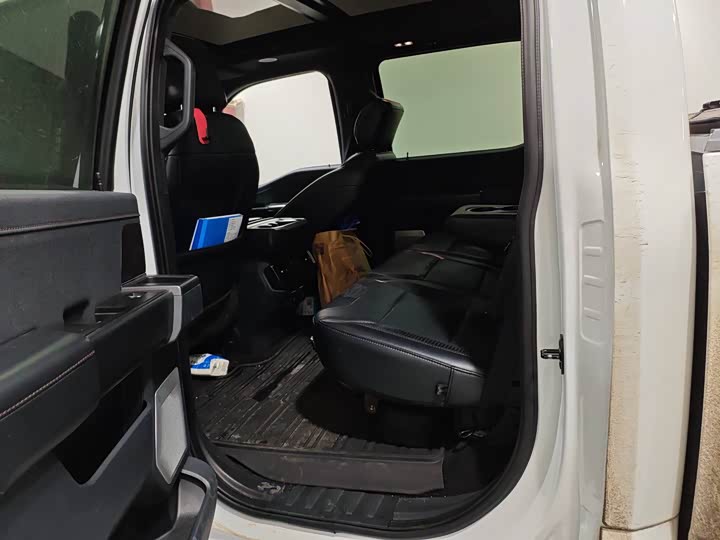 Фото 6 - Ford F-150 Raptor