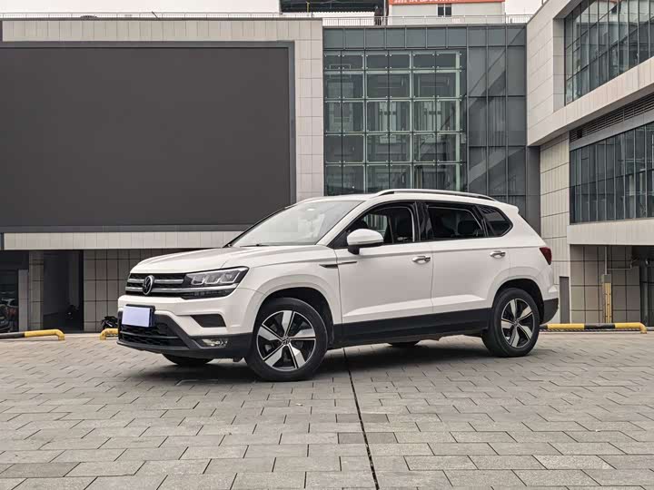 Фото 1 - Volkswagen Tharu