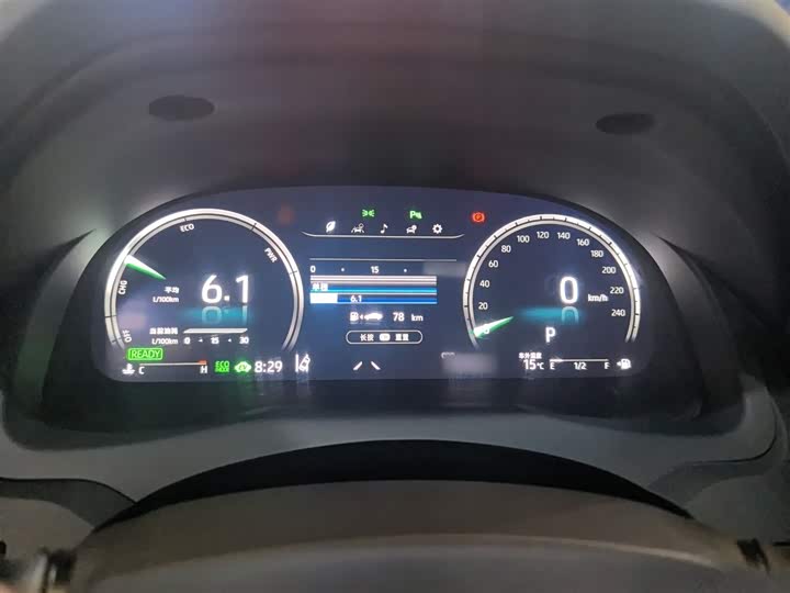 Фото 3 - Toyota Camry