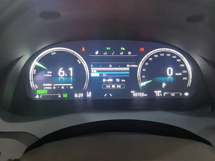 Фото 4 - Toyota Camry