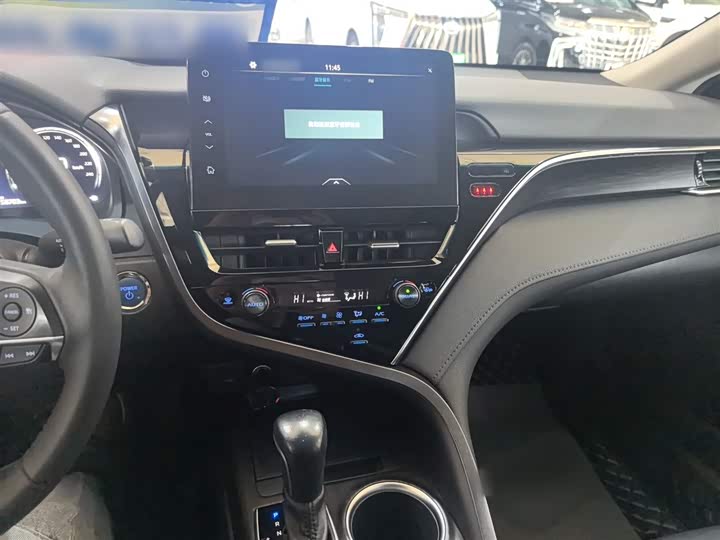 Фото 5 - Toyota Camry