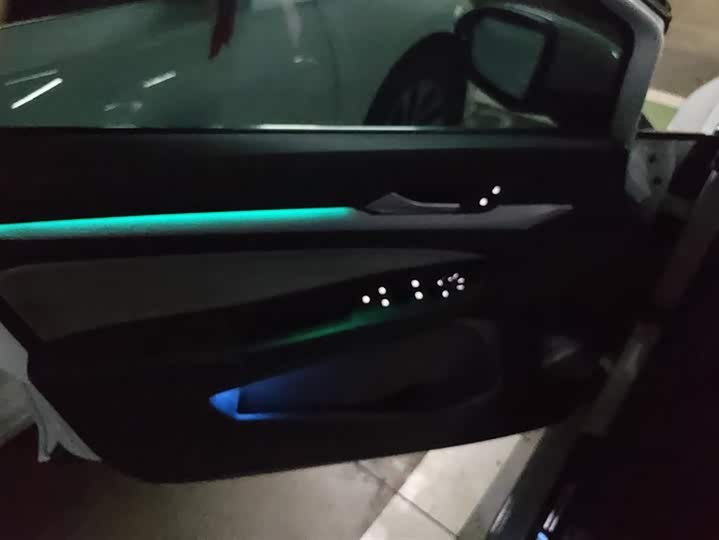 Фото 7 - Volkswagen Golf