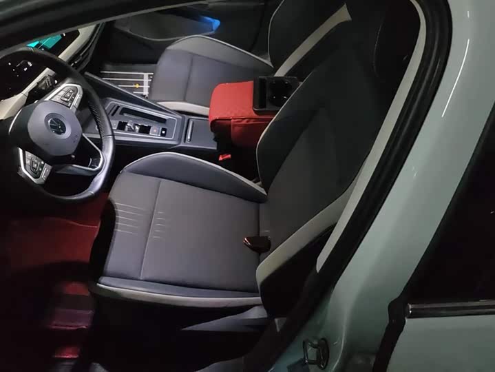 Фото 9 - Volkswagen Golf