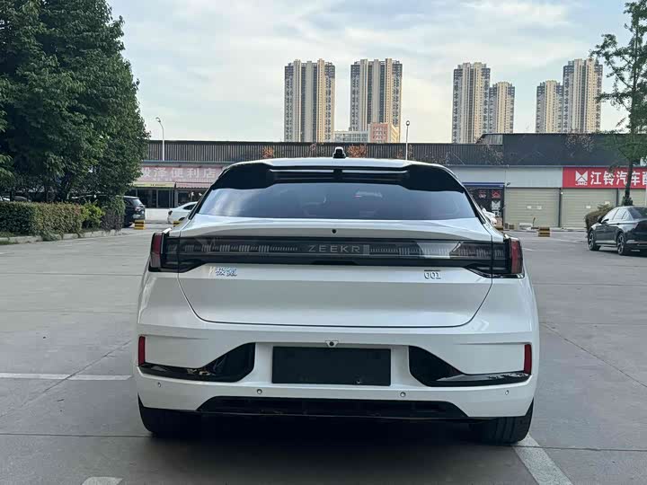 Фото 6 - Zeekr 001