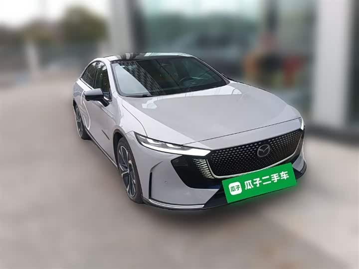 Фото 7 - Mazda EZ-6