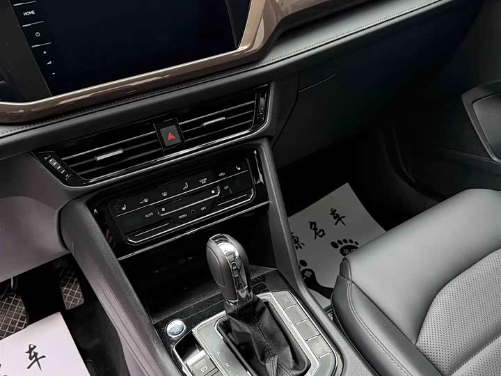 Фото 8 - Volkswagen Tharu