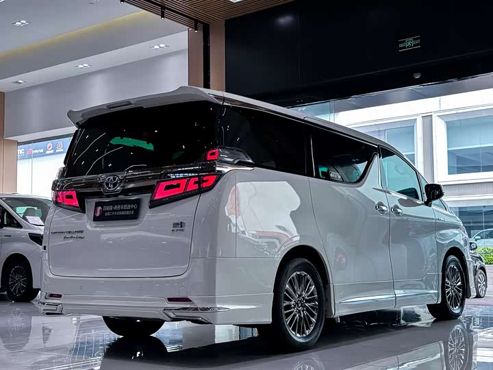 Фото 6 - Toyota Vellfire