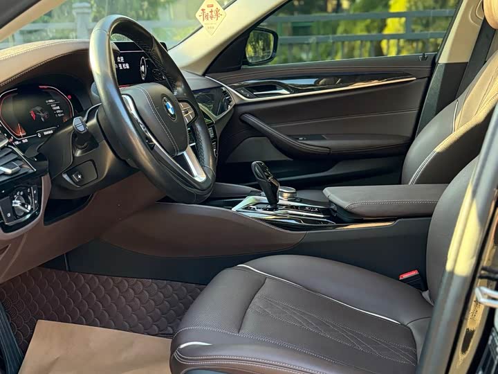 Фото 3 - BMW 5 Series