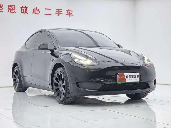 Фото 3 - Tesla Model Y