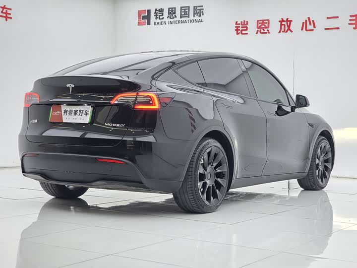Фото 4 - Tesla Model Y