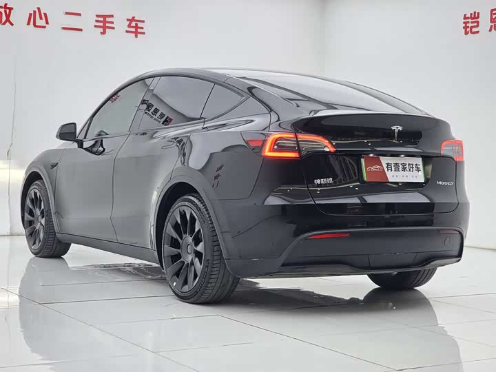 Фото 6 - Tesla Model Y