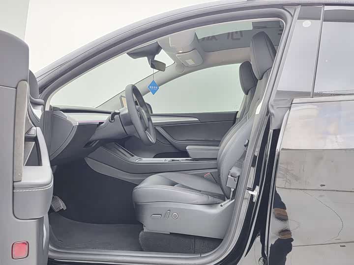 Фото 9 - Tesla Model Y