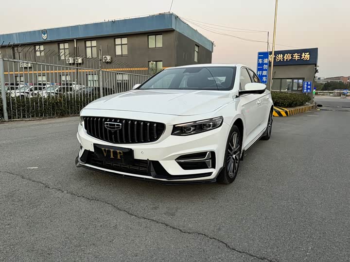 Фото 1 - Geely Preface