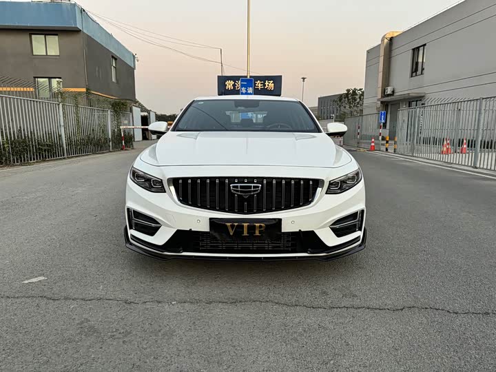 Фото 2 - Geely Preface