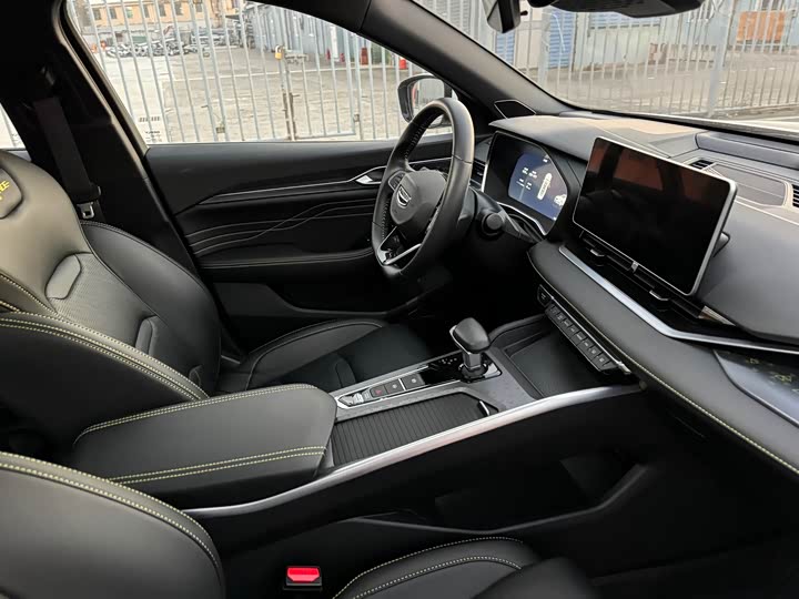 Фото 9 - Geely Preface