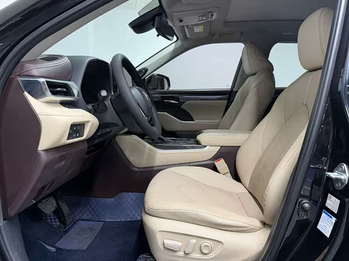 Фото 4 - Toyota Highlander