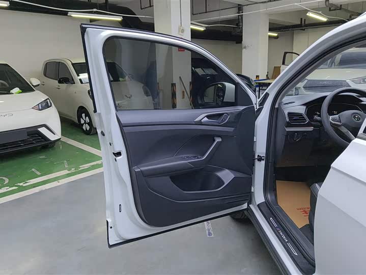 Фото 7 - Volkswagen Tacqua