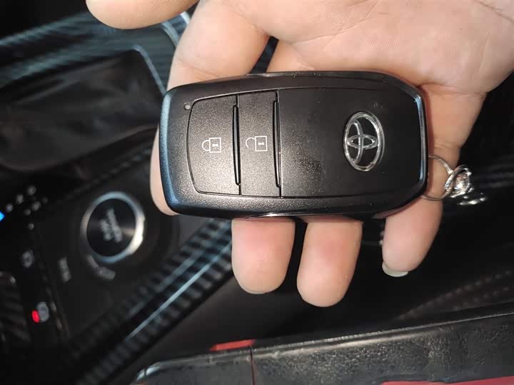 Фото 9 - Toyota Wildlander