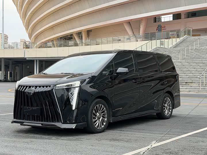 Фото 1 - GAC Trumpchi M8