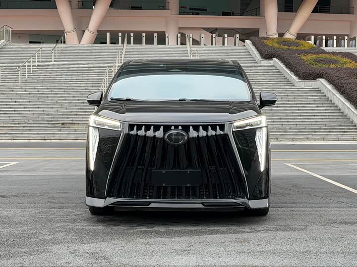 Фото 2 - GAC Trumpchi M8