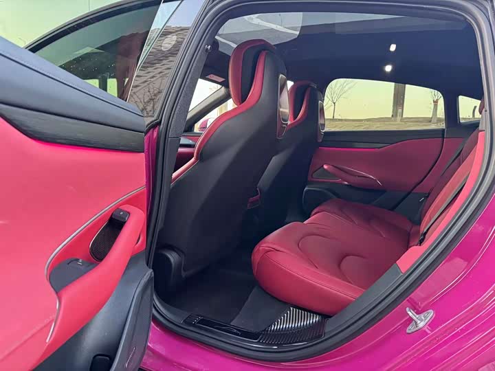 Фото 4 - Xiaomi SU7