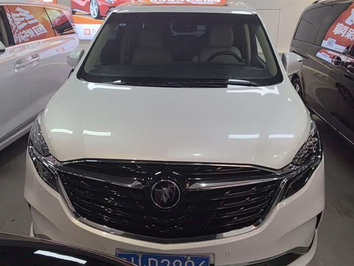 Фото 2 - Buick GL8 ES